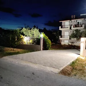  Ξενοδοχείο με διαμερίσματα Sanni Salonikiou